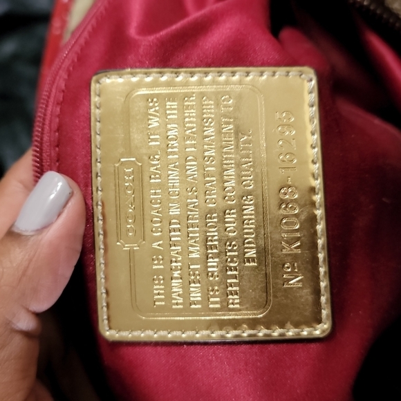 Poppy Coach Crossbody purse - Picture 9 of 15